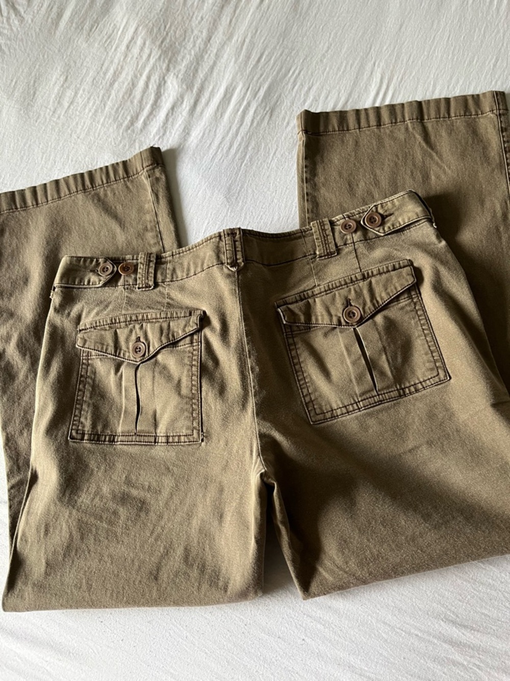 Vince Adjustable Waist Low Rise Capri Pants